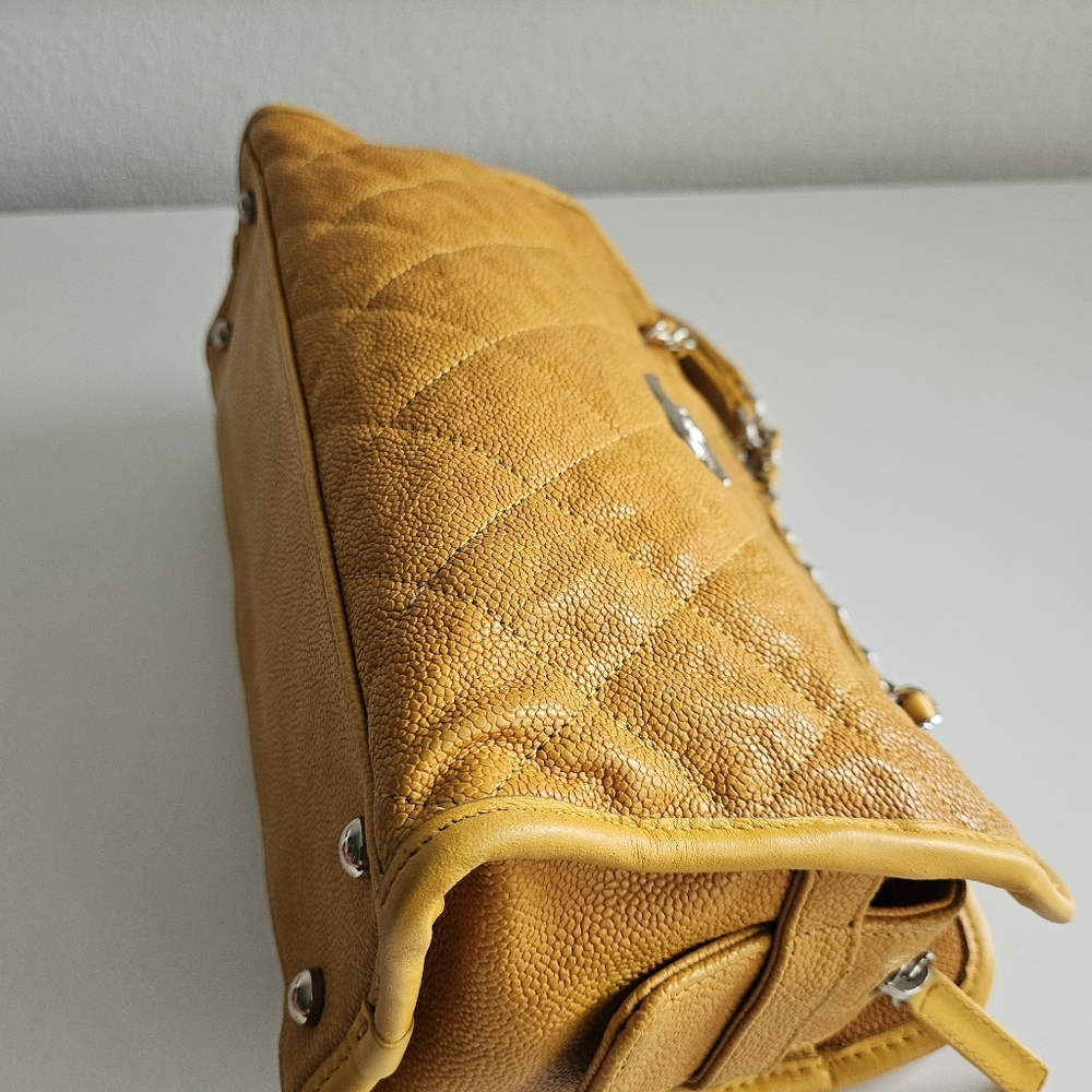 Chanel French Riviera Outdoor Caviar Yellow Tote - Picture 6 of 16